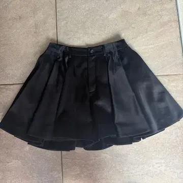 Noir kei ninomiya 프릴 큐롯