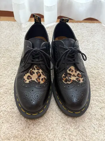 닥터마틴 발렌타인 한정판 모델