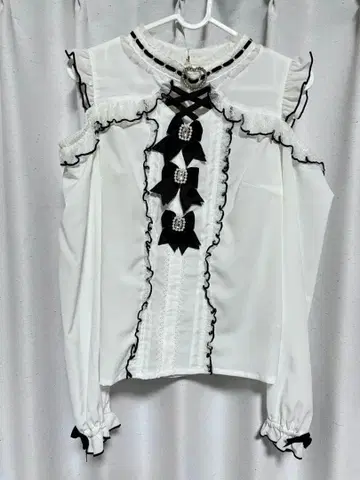 LIZ LISA 3개 리본 하트 초커 블라우스