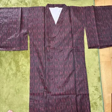 블랙과 빨간색 스트라이프 겉옷