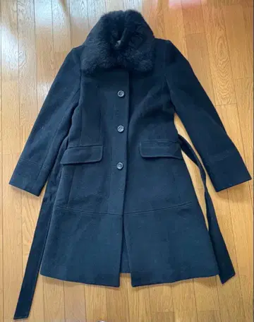 울 퍼 포함 롱 코트 블랙