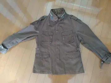 밀리터리 스타일 브라운 자켓