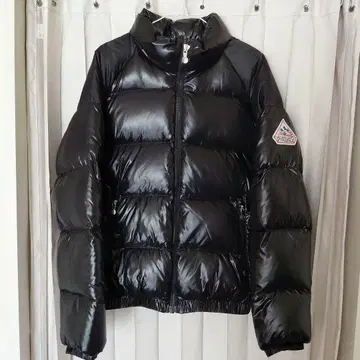 PYRENEX 블랙 다운 자켓 M 사이즈