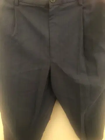 네이비 스트라이프 테이퍼드 슬랙스