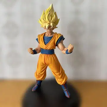 드래곤볼 손오공 슈퍼 사이어인 피규어 받침대 포함