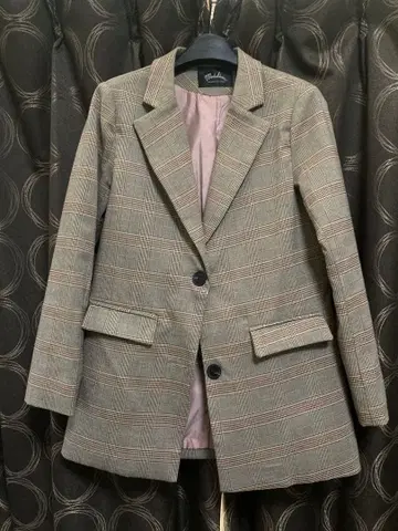 체크 무늬 테일러드 자켓