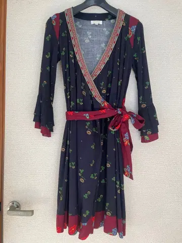 archi 초기 잡지 게재 다수 꽃무늬 가운 원피스 허그아워