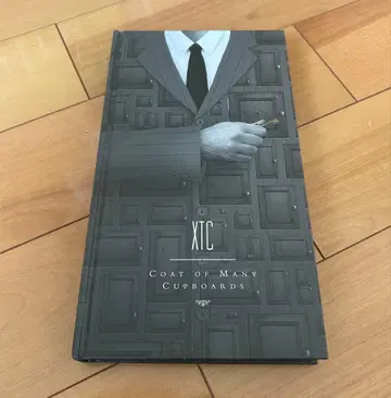 XTC Many Cupboards 코트 4장 세트