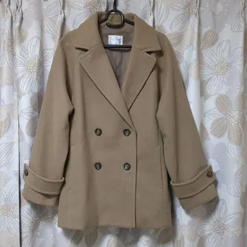 베이지 더블 브레스트 피 코트