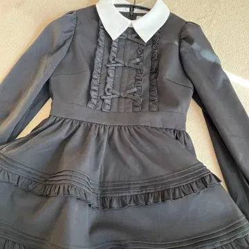 pium 프릴 리본 카라 부착 셋업 블랙