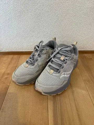 Saucony 그레이 스니커즈 25cm