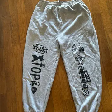 유리 굿즈 맨투맨