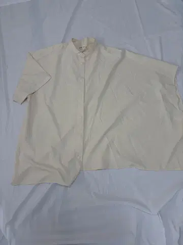 SUMI STYLE 이아파피요네 반팔 셔츠 아이보리 프리 사이즈