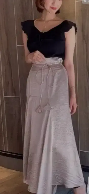 새상품 deicy me 빈티지 새틴 스커트 0 사이즈