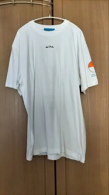 코드 47 L 화이트 티셔츠 태국 쇼