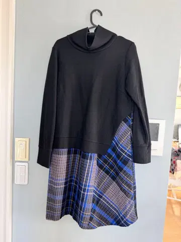 Gabardine K.T 터틀넥 체크 무늬 원피스