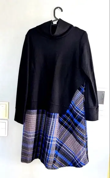 Gabardine K.T 터틀넥 체크 무늬 원피스