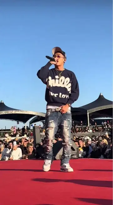 eyden 착용 mnml 페인트 데님