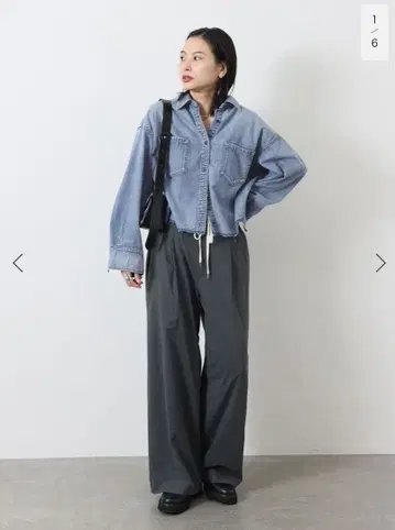 라이트 온스 데님 크롭 셔츠