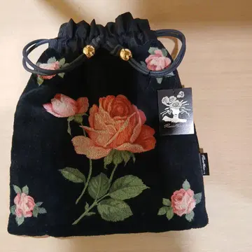 로사 미사 꽃무늬 복조리 파우치 블랙