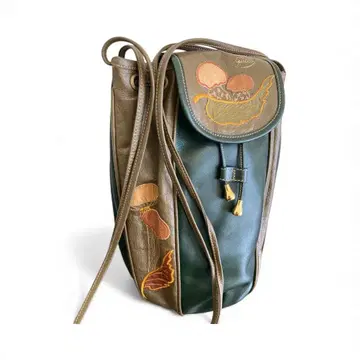 올 가죽 자수 디자인의 숄더백 빈티지 제품