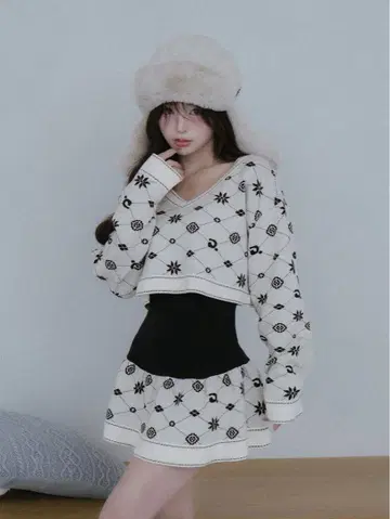 Darich 앙상블 스노우 로고 니트 미니 원피스 WHT