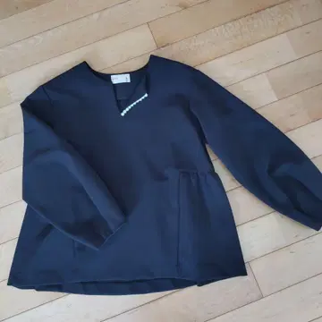 나노 유니버스 펄 버튼 페플럼 블라우스 블랙 휴먼 우먼 23구 제이프레