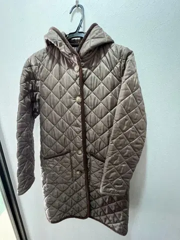 LAVENHAM 퀼팅 자켓 베이지 후드 부착