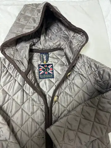 LAVENHAM 퀼팅 자켓 베이지 후드 부착