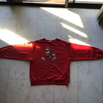 90s 미키마우스 프린트 빨간색 맨투맨