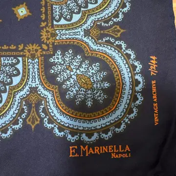 E. Marinella 네이비 포켓 치프