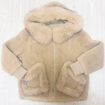 베이지 무스탕 코트