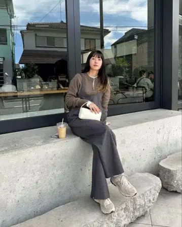 CLANE U NECK TUCK SALOPETTE PANTS