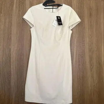 GUESS 반팔 무릎 기장 원피스 택 포함 새상품