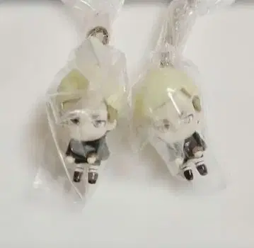 새상품 진격의 거인 가챠가챠 츠만데츠나게테마스코토 엘빈 2종