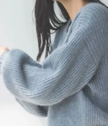 [COHINA] 라쿤 크루넥 니트 풀오버 블루 라메