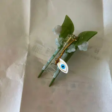 그린 잎 모티브 헤어 액세서리