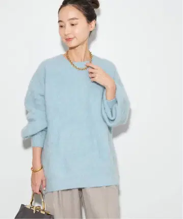 plage 플라주 Fur 볼륨 소매 풀오버 색스 블루