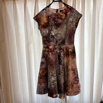 슬리브리스 플레어 원피스 멀티 컬러