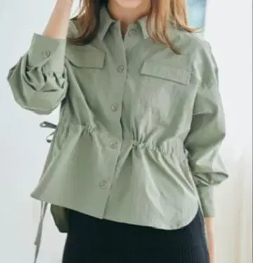 [COHINA] 사이드 리본 더블 포켓 셔츠 밀크 카키