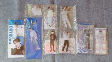 TREASURE 도영 아크릴 스탠드 키링 9개