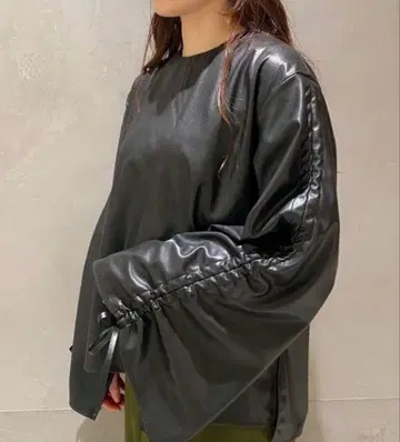 블랙 합성 피혁