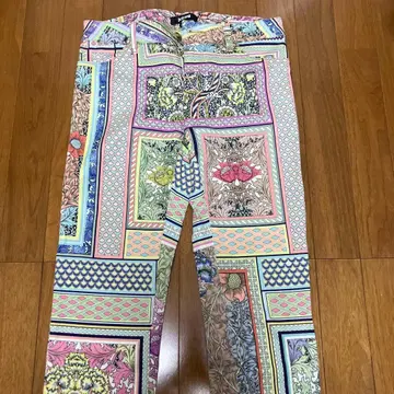 justcavalli 꽃무늬 캐주얼 팬츠 28