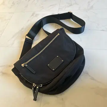 BARNWARDSTORM 블랙 숄더백