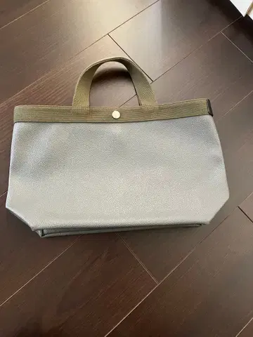 에르베샤 펠리에 704GP