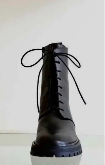트랙 밑창 레이스업 부츠 사이즈 37