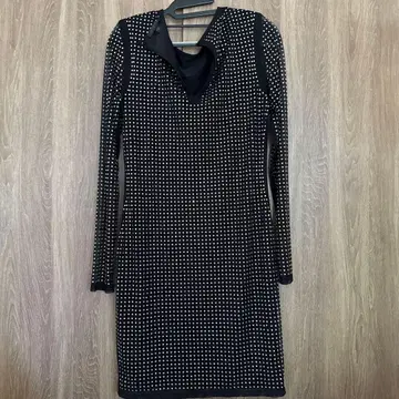 GUESS 스팽글 장식 블랙 원피스