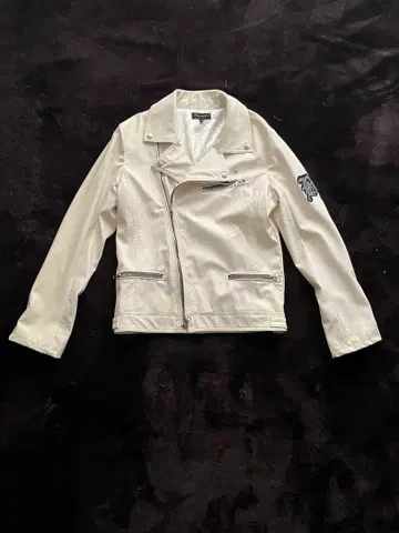 화이트 가죽풍 자켓 M 사이즈