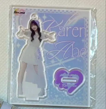 아베 카렌 아크릴 스탠드 데뷔 의상