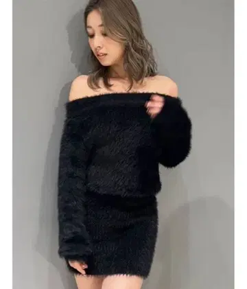 GYDA 오프숄더 샤기 원피스 블랙